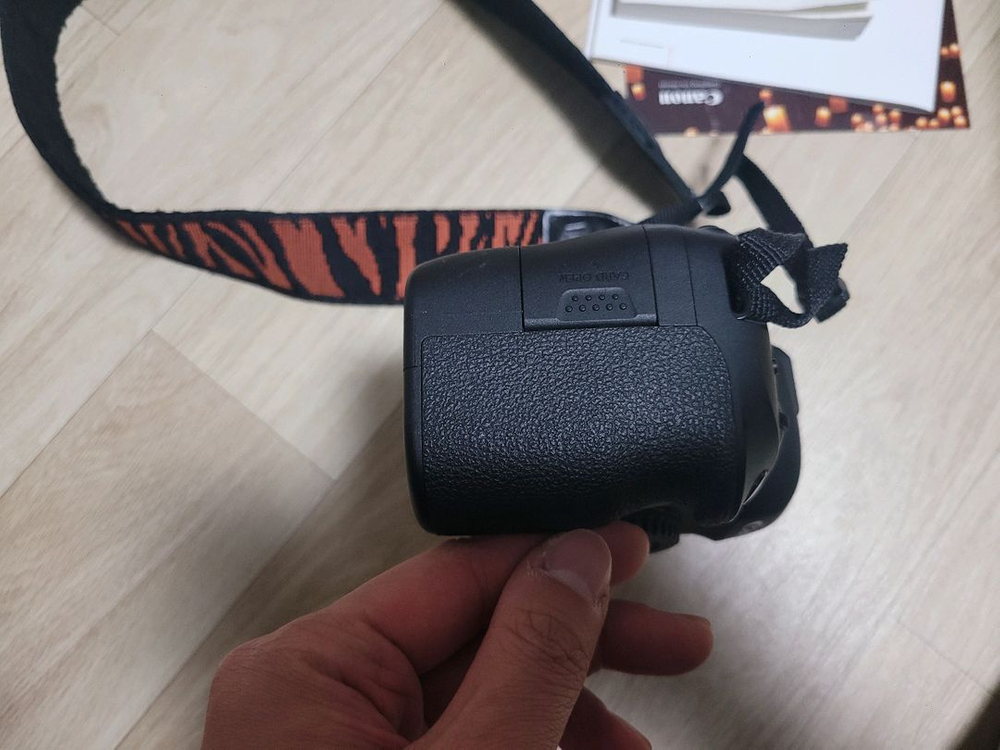 캐논 6D Mark 2(육두막) 바디 이미지