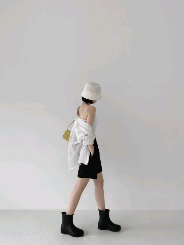 츄츄스 숏 레인부츠 장화 블랙 225-230 / 쇼퍼랜드 어베인 유이르무이 소녀레시피 락피쉬웨어웨더 그루밍 이미지