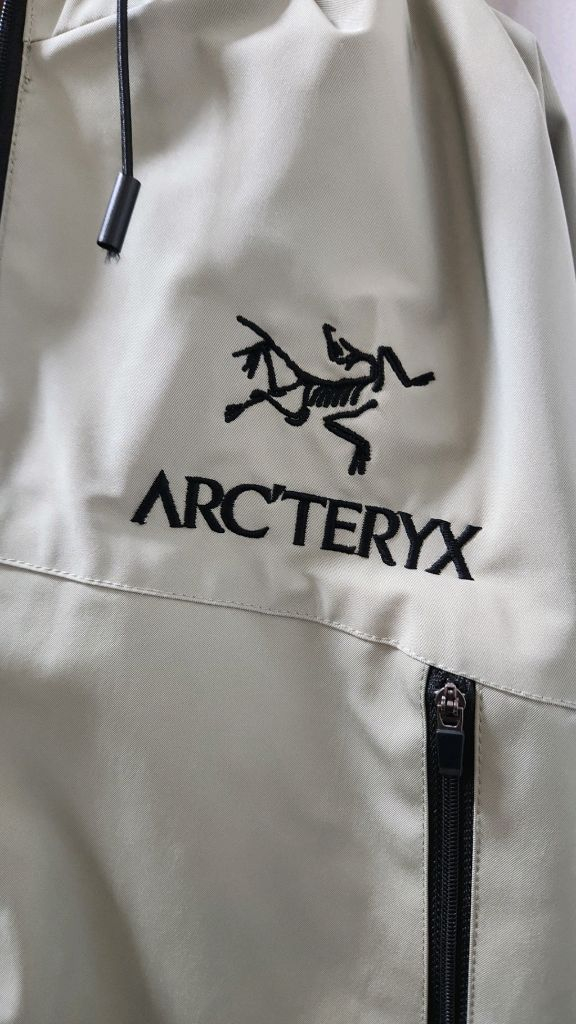 아크테릭스 바람막이 이미지