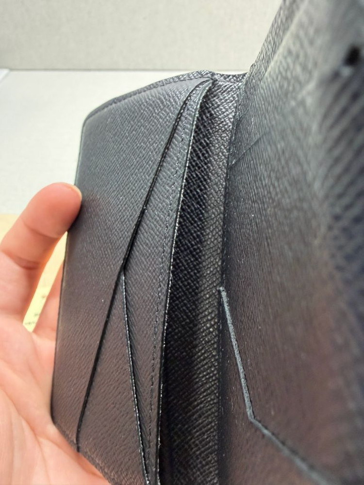 루이비통 포켓 오거나이저 모노그램 이클립스 카드지갑 이미지