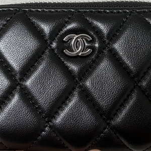 샤넬 지퍼돌이 카드지갑 램스킨 은장 이미지