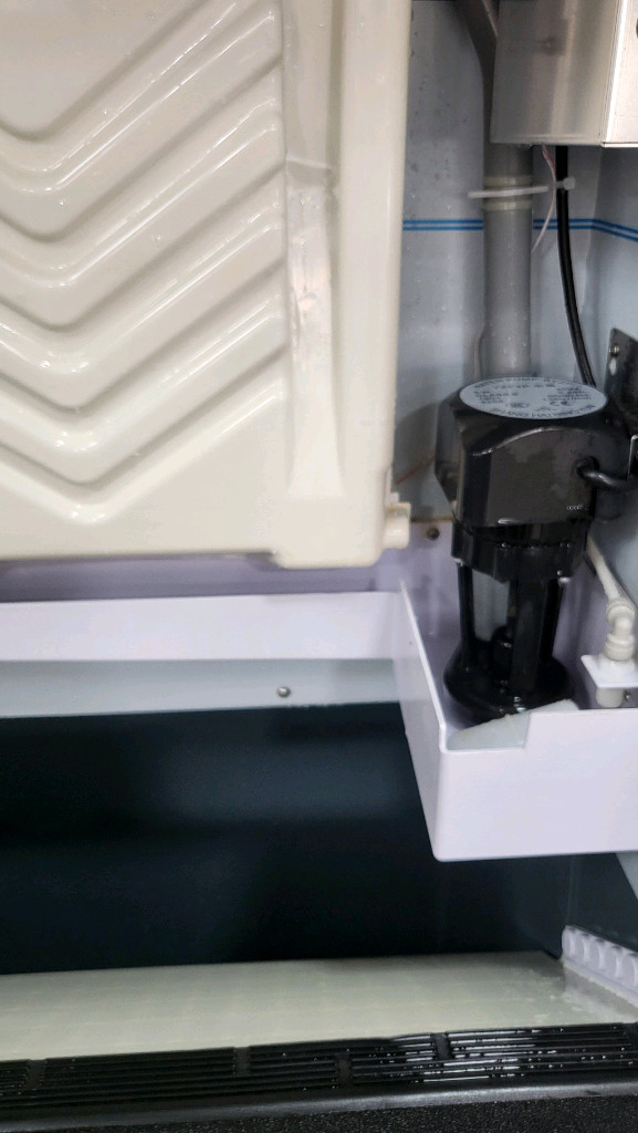 카이저제빙기 IMK-350 업소용대용량 일생산량 300키로 큐빅사이즈 이미지