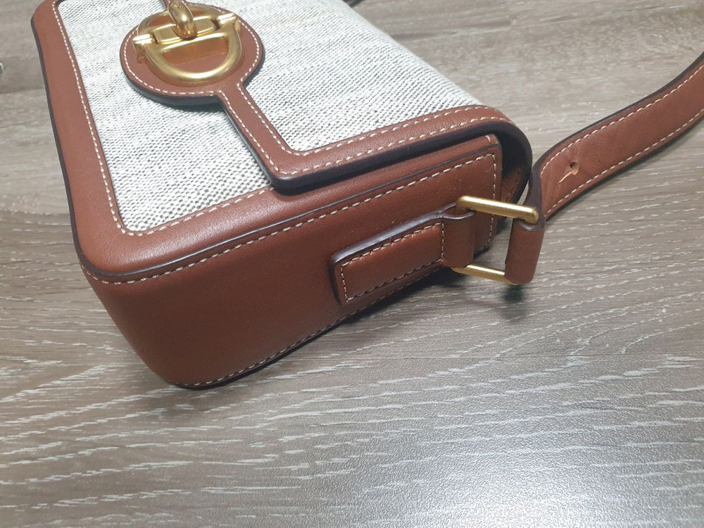 아떼 바네사브루노 크로스백 이미지