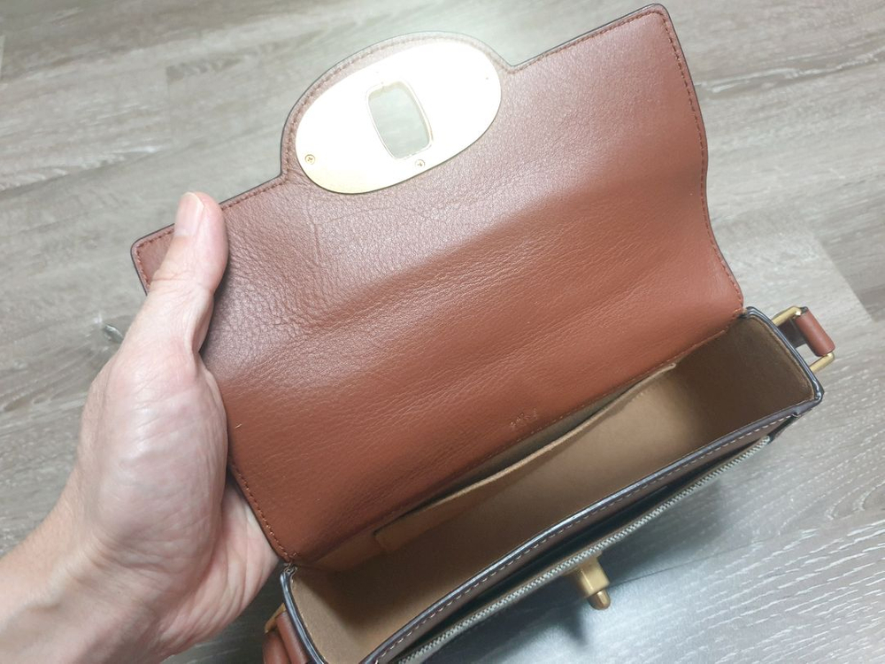 아떼 바네사브루노 크로스백 이미지