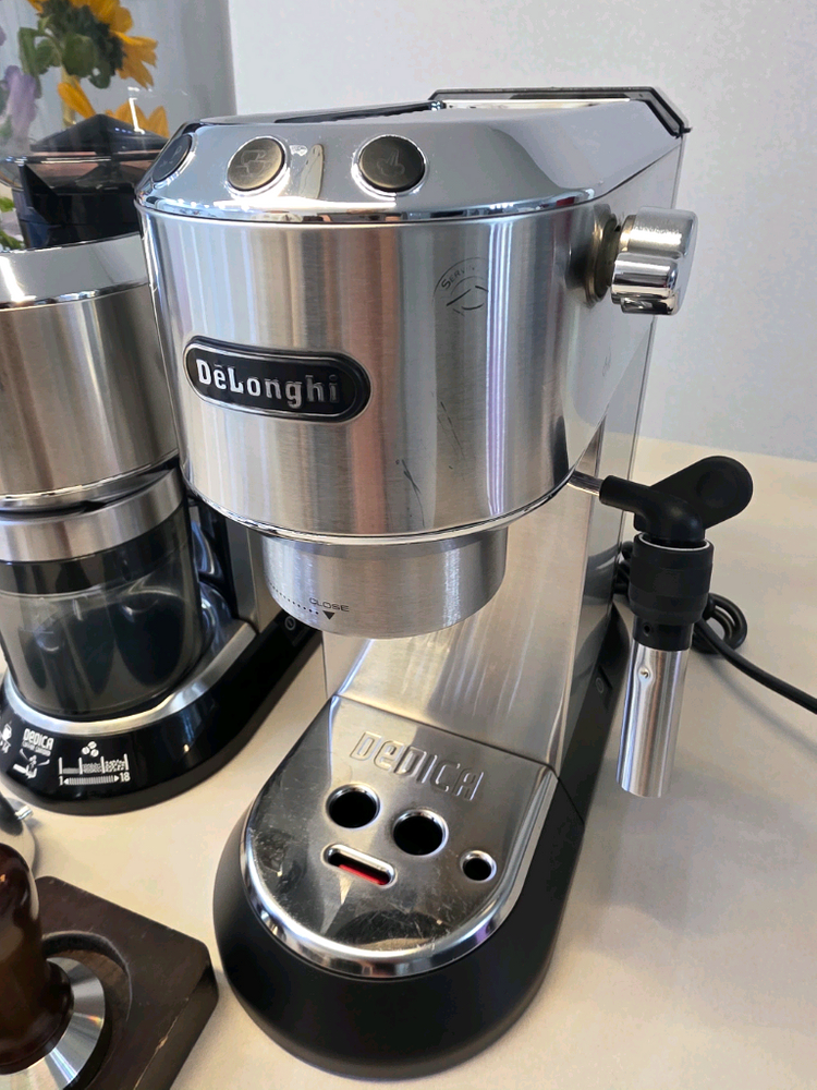 드롱기 데디카 + 드롱기그라인더(kg520m) 이미지