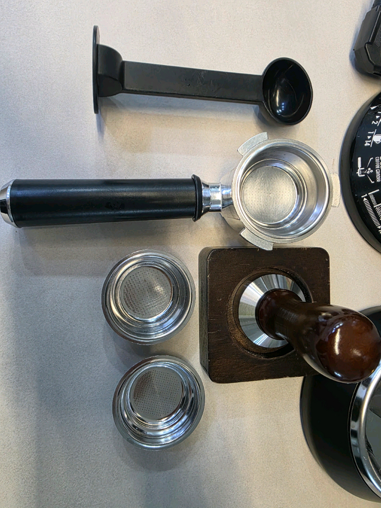 드롱기 데디카 + 드롱기그라인더(kg520m) 이미지