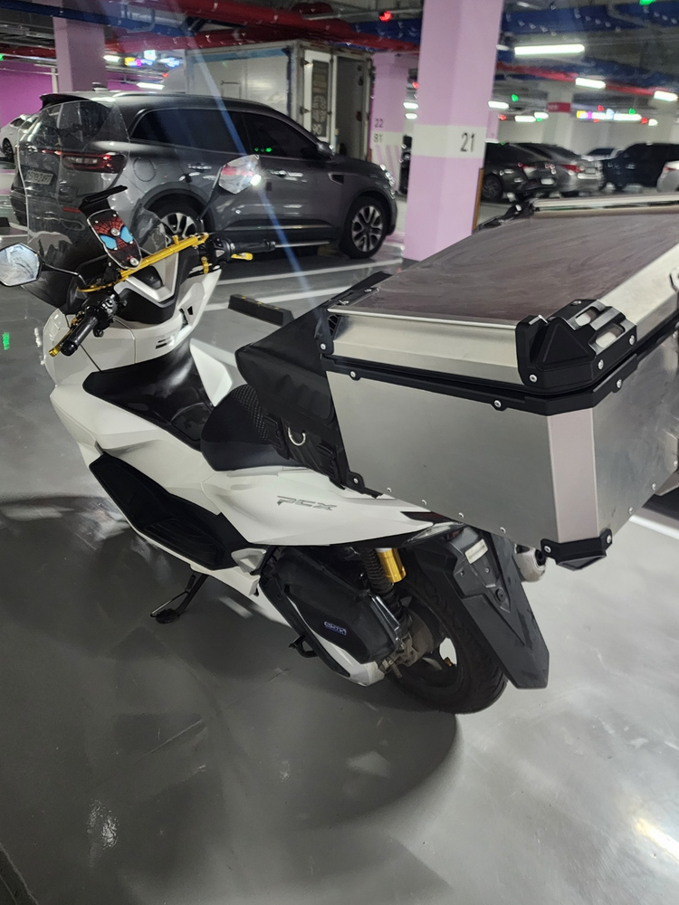 혼다 PCX 125 ABS 25년식 / 배달 풀세팅 / 보조가방 포함 / 바로 운행 / 상태양호 이미지