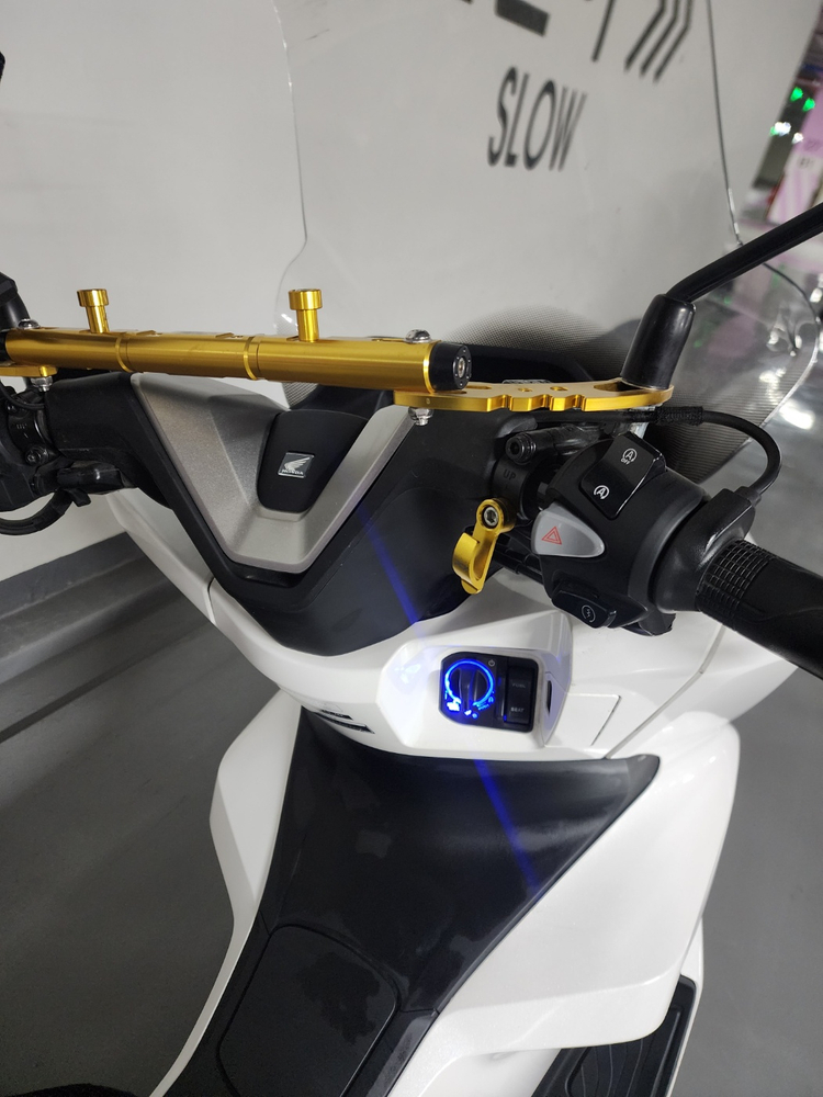 혼다 PCX 125 ABS 25년식 / 배달 풀세팅 / 보조가방 포함 / 바로 운행 / 상태양호 이미지