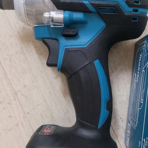 마끼타 oem 임팩드릴 임팩렌치 18V 팝니다 이미지