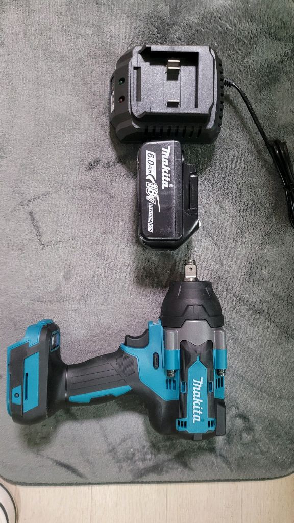 마끼다 임팩렌치 힘좋은 고토크 18V 팝니다 이미지