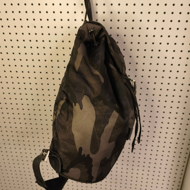 프라다 테스토 카모플라주 백팩 이미지