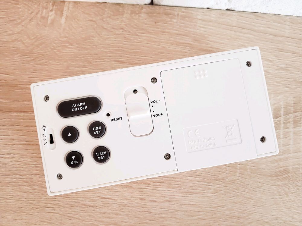 오리엔트 디지털 탁상시계 이미지