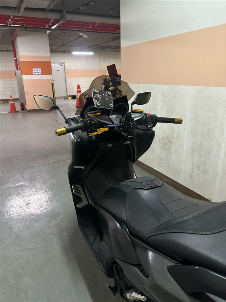 tmax 2020 구테크 2만천키로 판매합니다 이미지