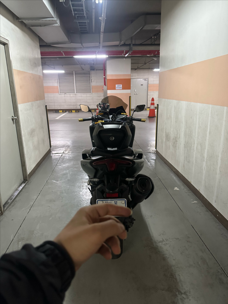 tmax 2020 구테크 2만천키로 판매합니다 이미지