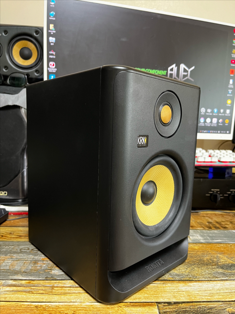 KRK ROKIT5 G4 이미지