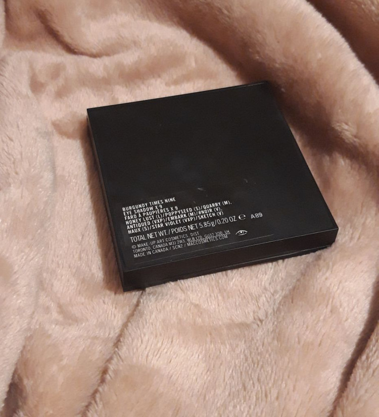 맥 버건디타임스나인 섀도우 이미지