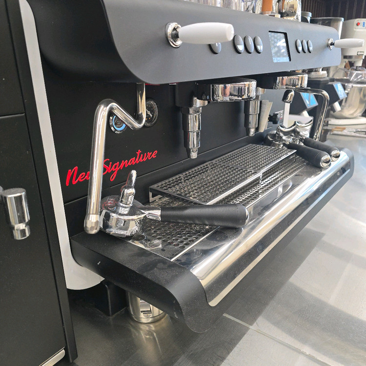 커피 머신 씨메 뉴시그니쳐 2그룹 반자동 초S급 이미지