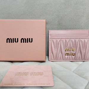 [미사용&새제품/박스동봉] 미우미우 마테라쎄 카드지갑 핑크 [무료배송] 이미지