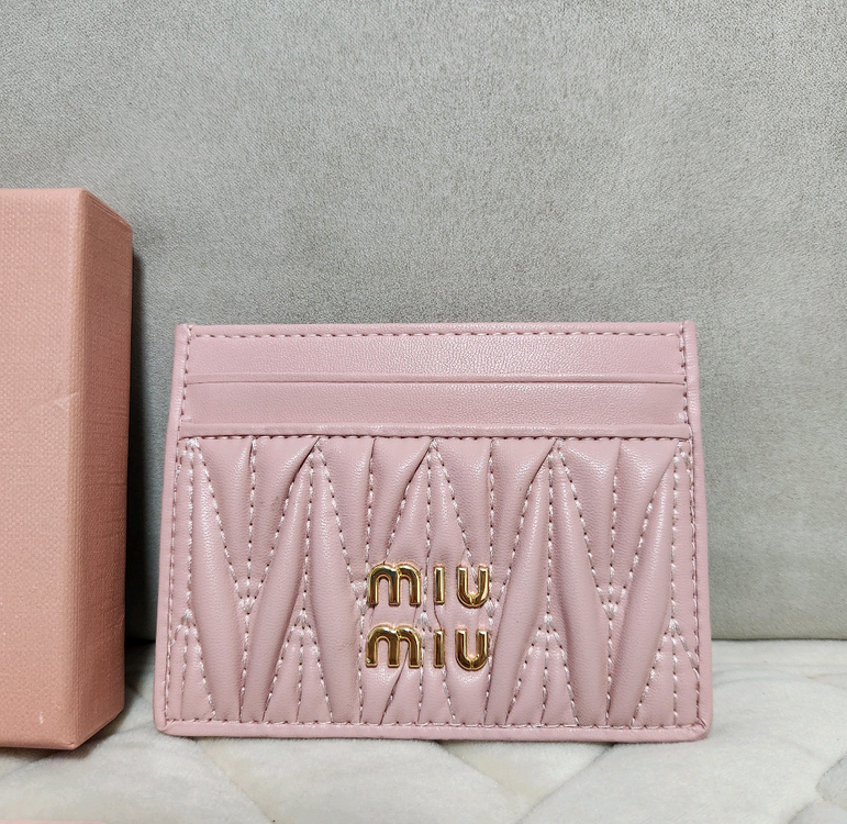 [미사용&새제품/박스동봉] 미우미우 마테라쎄 카드지갑 핑크 [무료배송] 이미지