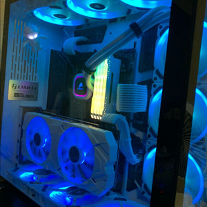 고성능 게이밍 데스크탑 PC 이미지