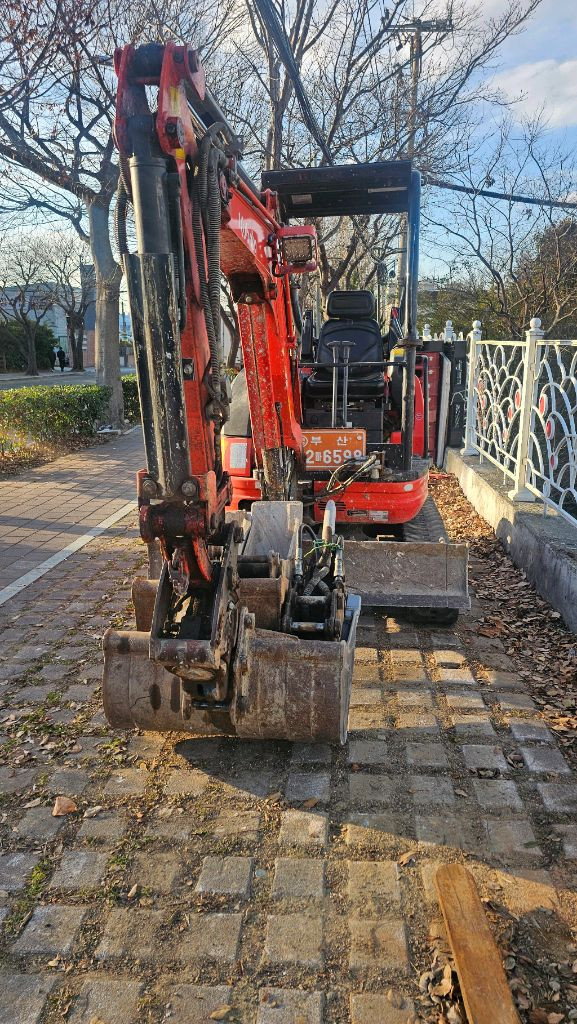 미니굴삭기 이미지