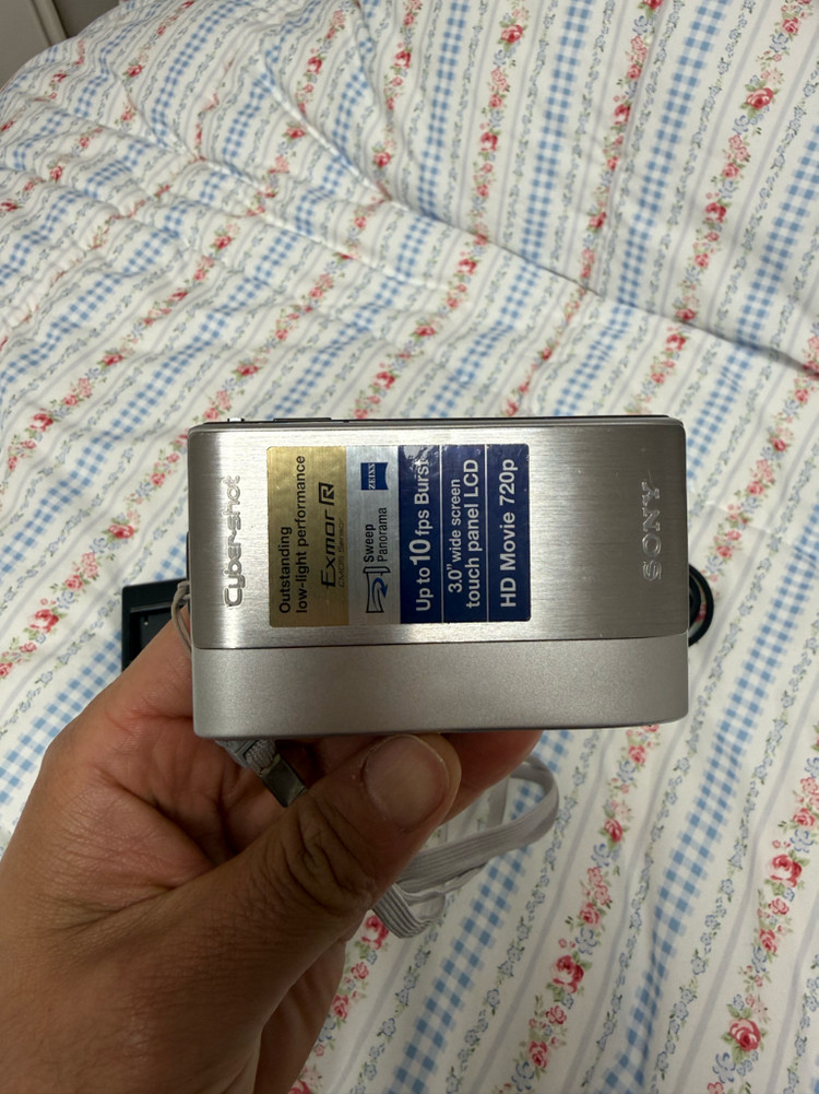 소니 사이버샷 DSC-TX1 실버 색상 이미지