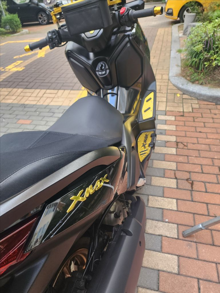 [24년식 XMAX 300] 관리 잘 된 깔끔한 매물 판매합니다. 이미지