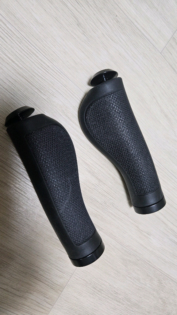 에르곤 노믹 130mm그립 판매합니다 이미지