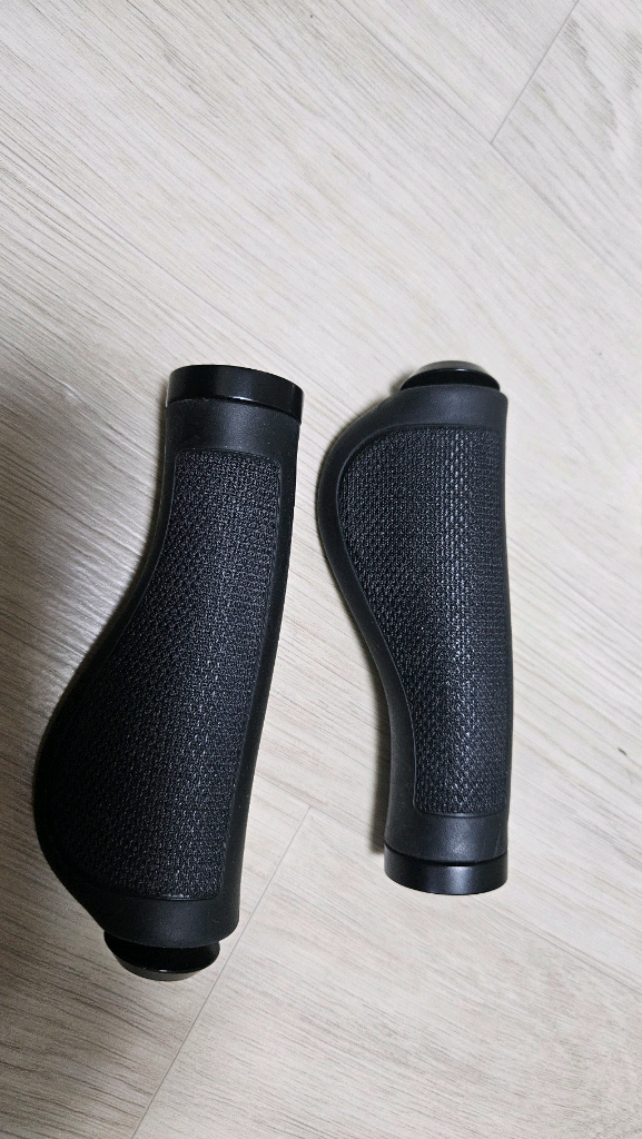 에르곤 노믹 130mm그립 판매합니다 이미지