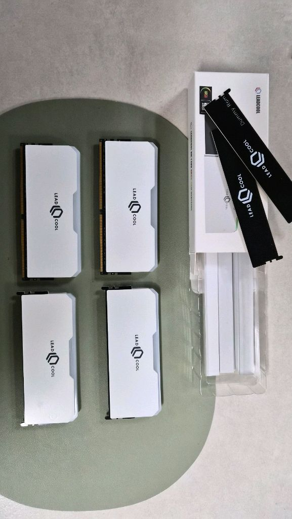 에센코어 램 DDR4-3200 CL22 64GB(32GBx2) 하이닉스 칩 이미지