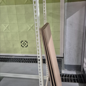 화이트 스틸 선반 이미지