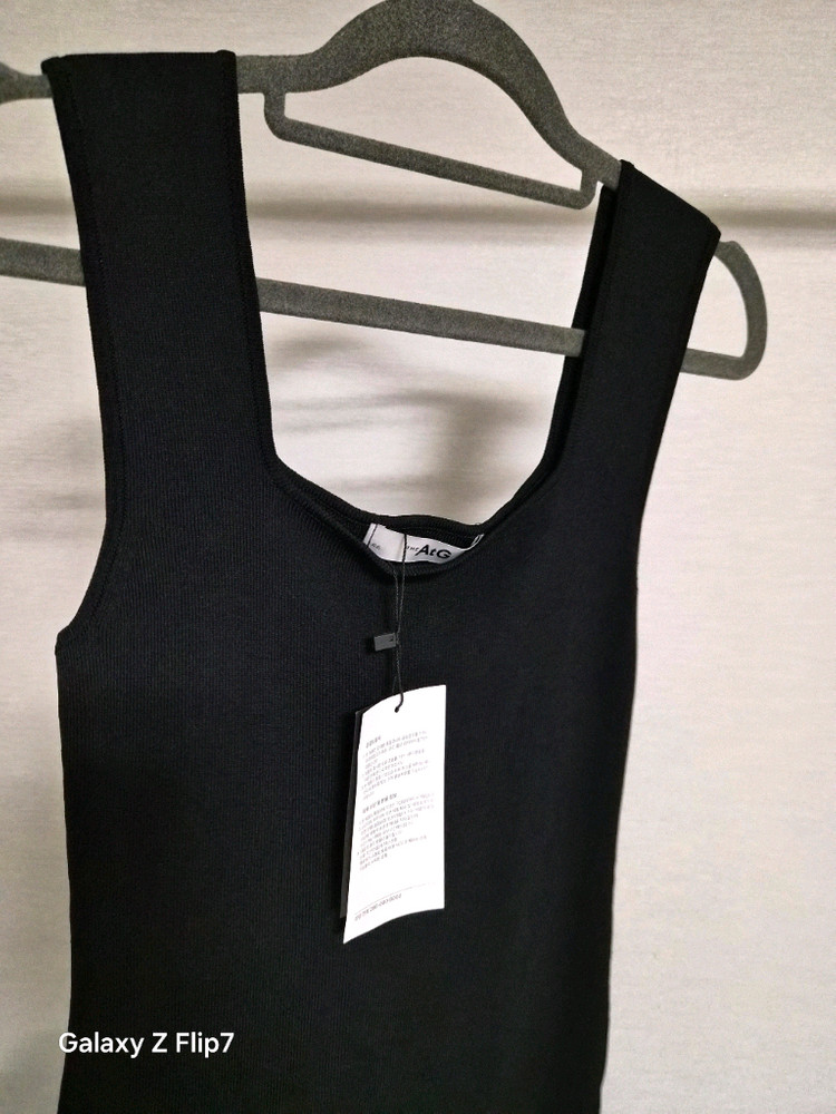 택새옷 더엣지 스퀘어넥 탱크탑 66 이미지