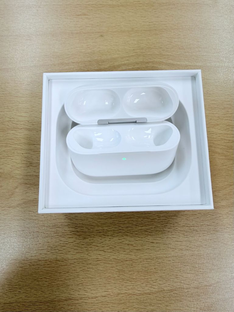 에어팟 프로 3세대 본체 이미지