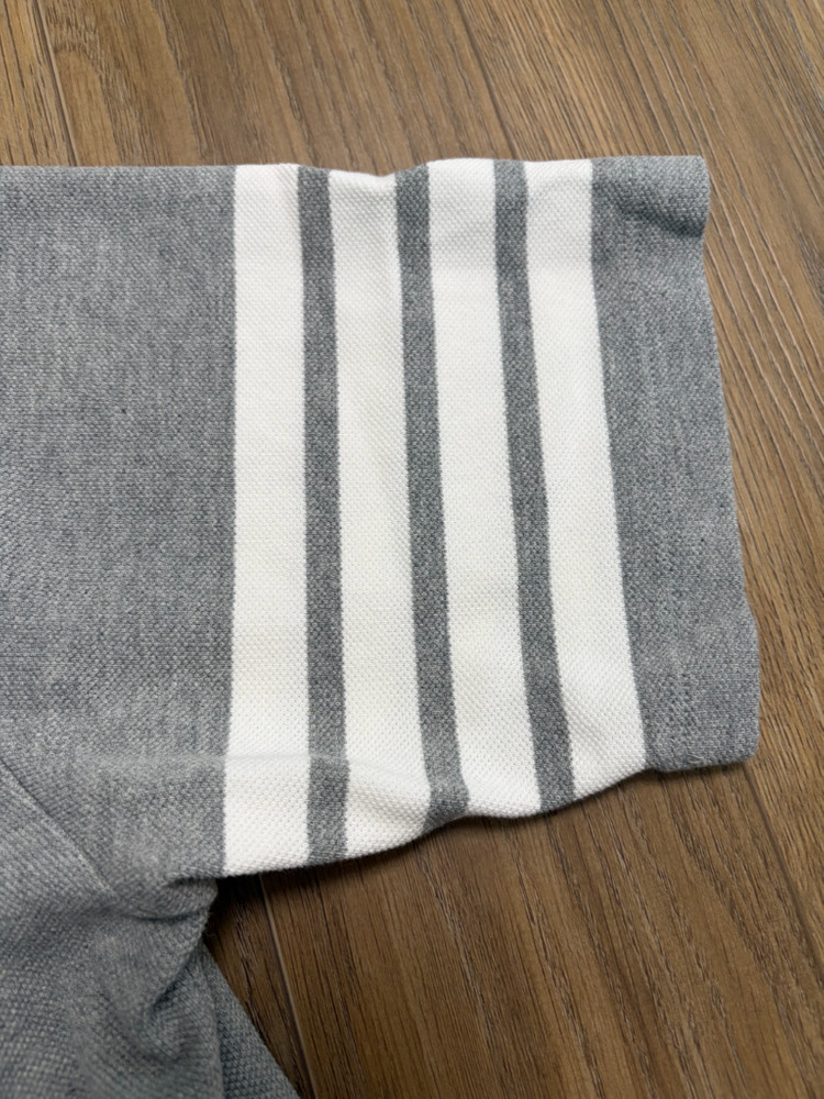 톰브라운 반팔카라티 이미지