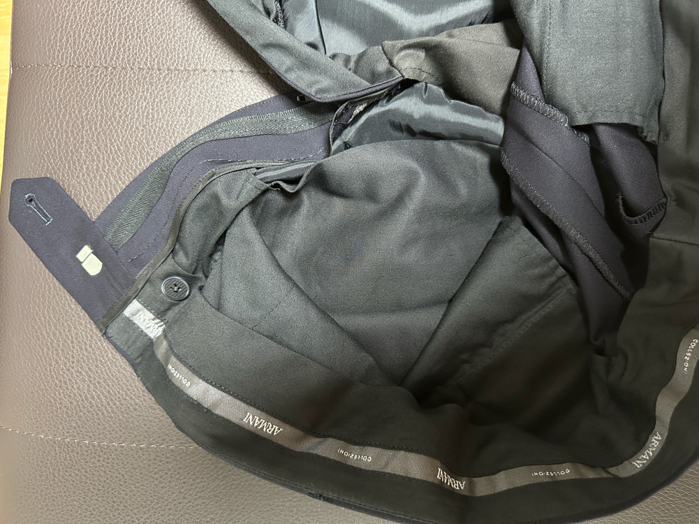 아르마니 꼴레지오니 / 춘추용 다크네이비 수트 / 50 이미지