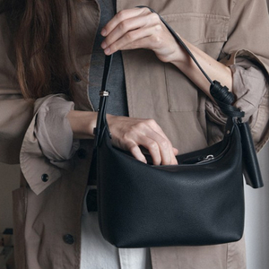 드메리엘 베네타 볼륨백 이미지