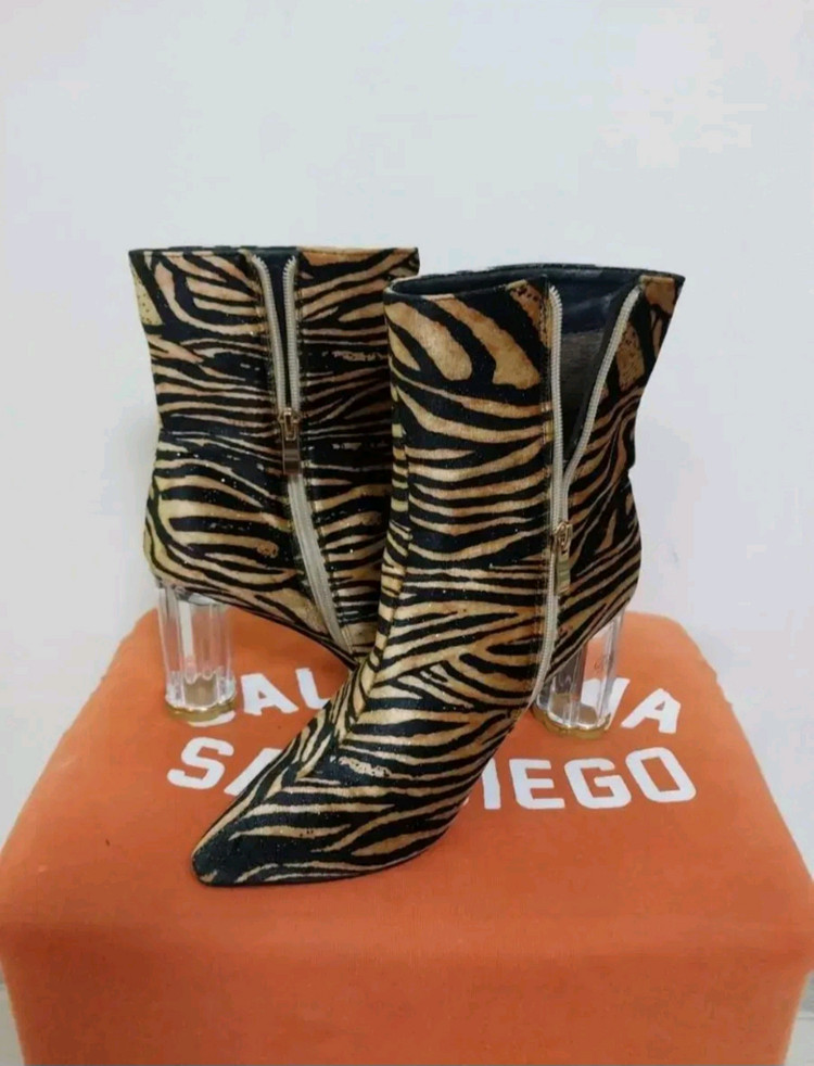 여성 지브라 프린트 앵클 숏부츠 (250) 이미지