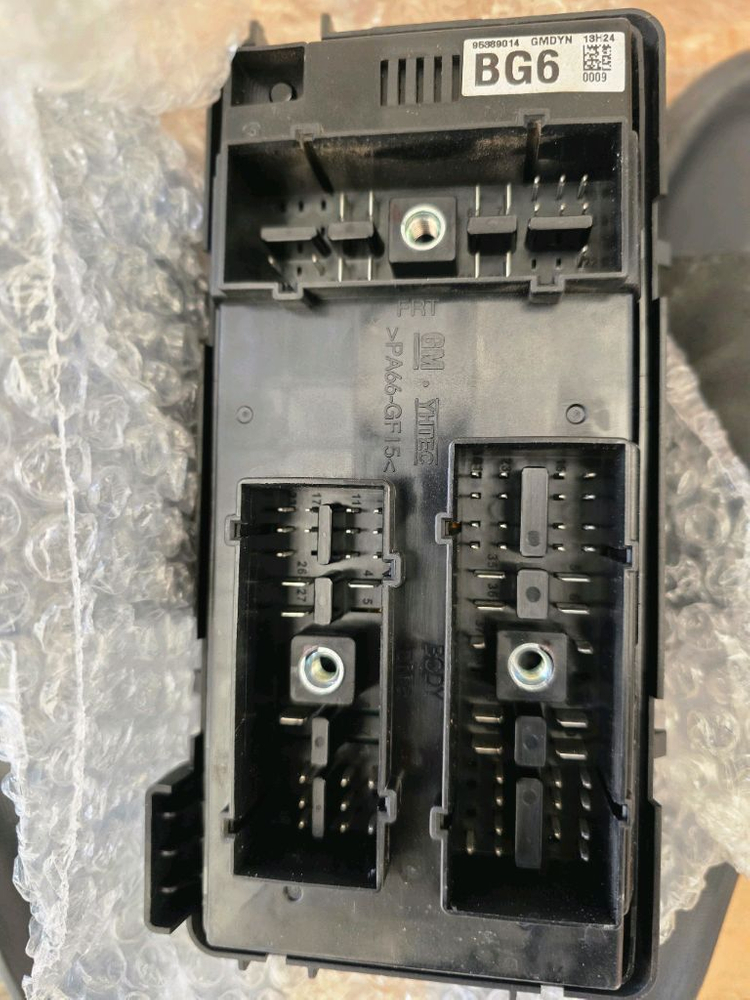 쉐보레 스파크s 엔진룸 퓨즈박스 중고 이미지