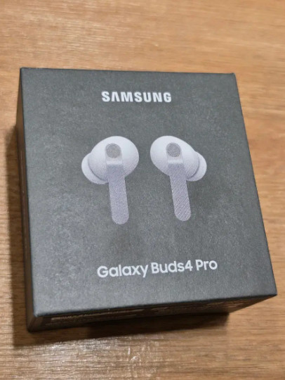 (미개봉)갤럭시버즈4프로 팝니다 이미지