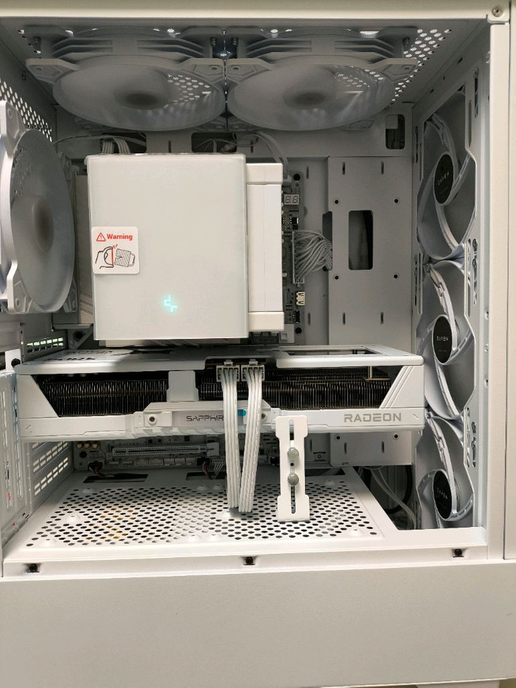 9800x3d 화이트 고사양 pc 팝니다 이미지