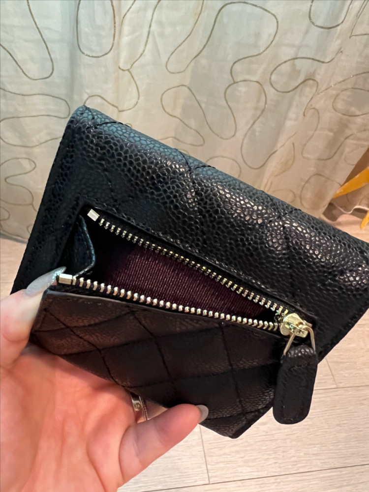 새상품 샤넬 클래식 캐비어 스몰 플랩 반지갑 골드 금장 메탈캐비어 레더 반지갑 이미지