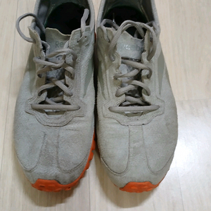 남성신발 리복 운동화 이미지