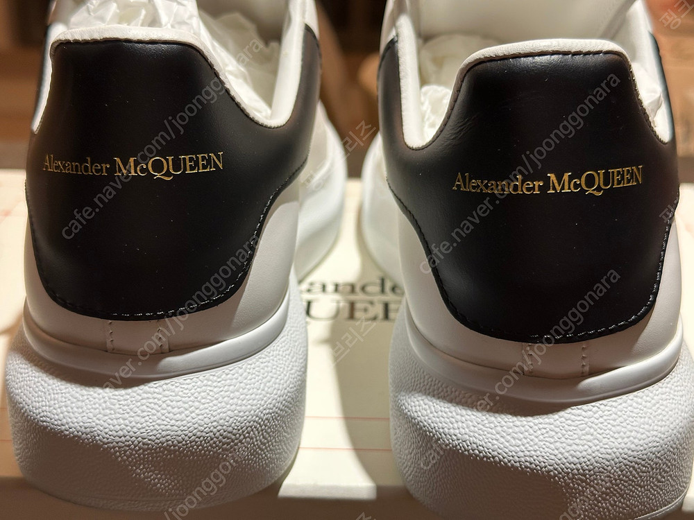 알렉산더 맥퀸 오버솔 41.5 화이트(블랙탭) 풀박스O 이미지