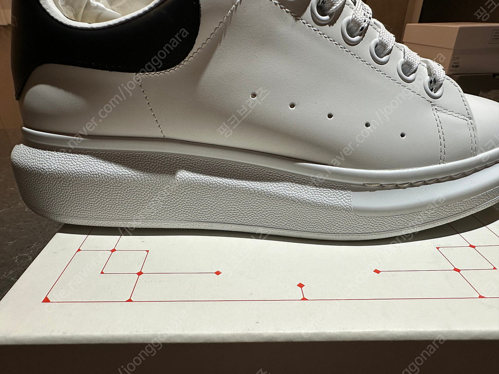 알렉산더 맥퀸 오버솔 41.5 화이트(블랙탭) 풀박스O 이미지