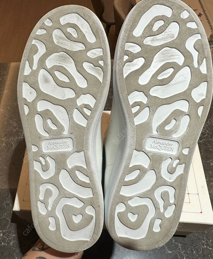 알렉산더 맥퀸 오버솔 41.5 화이트(블랙탭) 풀박스O 이미지