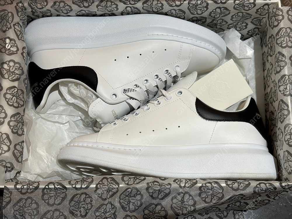 알렉산더 맥퀸 오버솔 41.5 화이트(블랙탭) 풀박스O 이미지