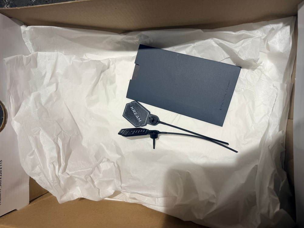 나이키 에어조던 미드1 하이퍼로얄 화이트 270사이즈 이미지