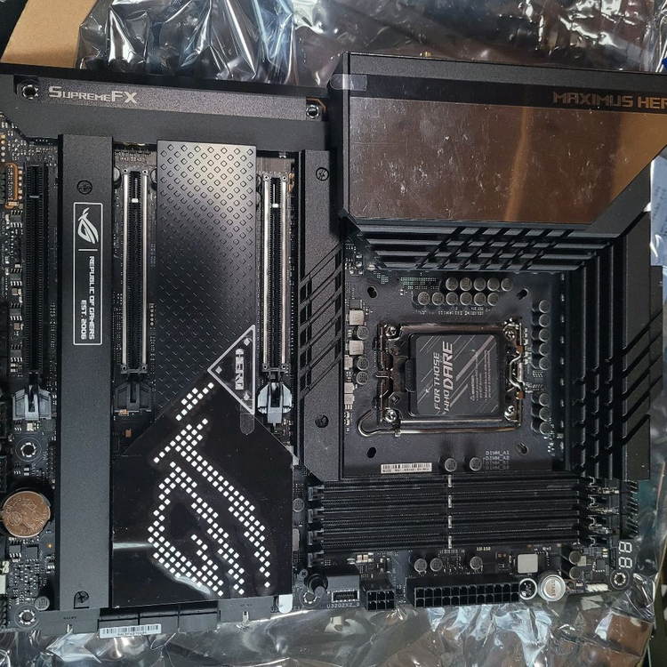 z690 hero 이미지