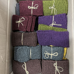 [새제품/ 대량구매가능!] 겨울용품 모자 니트 목도리 이미지