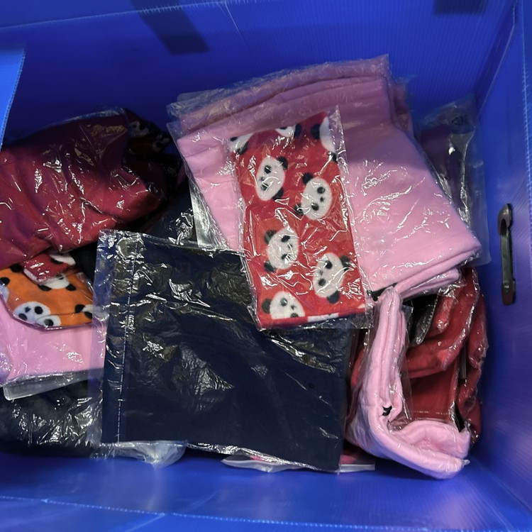 [새제품/ 대량구매가능!] 겨울용품 모자 니트 목도리 이미지